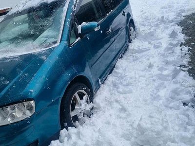 Gebraucht VW Touran 125 PS (91 kW) 2006 Blau Van / Kleinbus