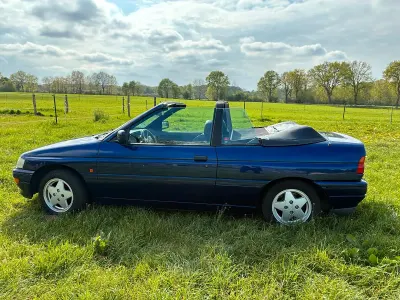 Gebraucht Ford Escort Cabriolet 131 PS (96 kW) 1992 Blau Cabrio