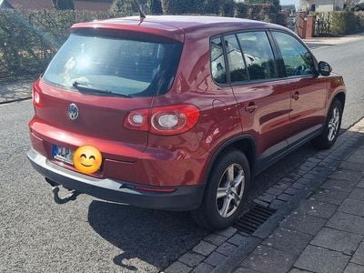 Gebraucht VW Tiguan Trendline 110 PS (80 kW) 2011 Rot SUV