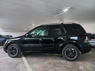 Schwarz Gebraucht 2001 Mercedes ML55 AMG AMG SUV | 10.000 €
