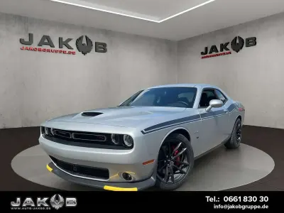 Gebraucht Dodge Challenger 377 PS (277 kW) 2024 Tripel nickel silber Coupé