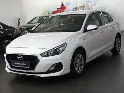 Polar white / sol Gebraucht 2018 Hyundai i30 Pure Limousine | 12.990 € (Fairer Preis)