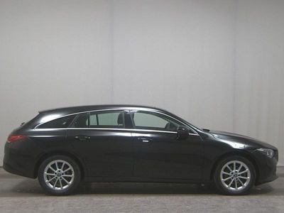 Second-hand Mercedes CLA200 Shooting Brake 150 CP (110 kW) 2022 Negru Break