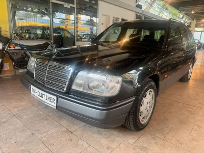 Gebraucht Mercedes E200 136 PS (100 kW) 1993 Schwarz Kombi