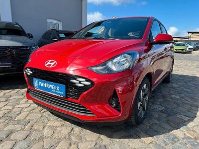 Neu Hyundai i10 GO! 79 PS (58 kW) 2025 Rot Kleinwagen