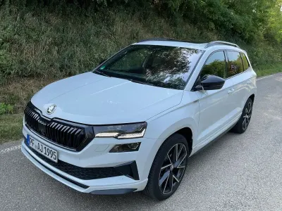 Gebraucht Skoda Karoq SportLine 190 PS (139 kW) 2024 Weiß SUV