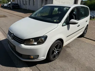 Gebraucht VW Touran Trendline 105 PS (77 kW) 2011 Weiß Van / Kleinbus