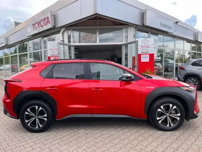 Gebraucht Toyota bZ4X Comfort 150 kW (204 PS) 2023 Rot SUV