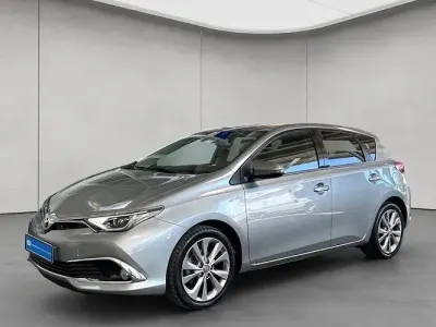 Gebraucht Toyota Auris Basis 116 PS (85 kW) 2017 Titansilber mica metallic Limousine