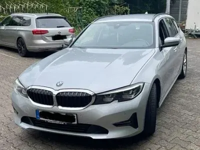 Gebraucht BMW 318 Advantage 150 PS (110 kW) 2020 Silber Kombi