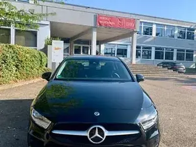 Gebraucht Mercedes A180 136 PS (100 kW) 2020 Schwarz Limousine