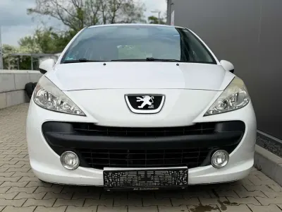 Gebraucht Peugeot 207 95 PS (69 kW) 2009 Weiß Kleinwagen