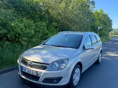 Gebraucht Opel Astra Edition 125 PS (91 kW) 2006 Silber Kombi