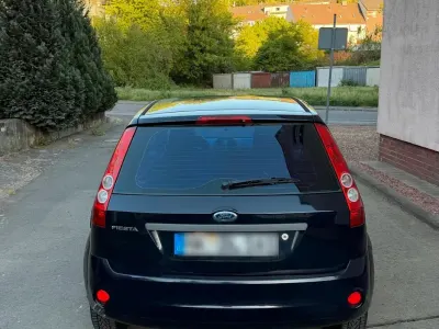 Gebraucht Ford Fiesta 80 PS (58 kW) 2007 Blau Kleinwagen