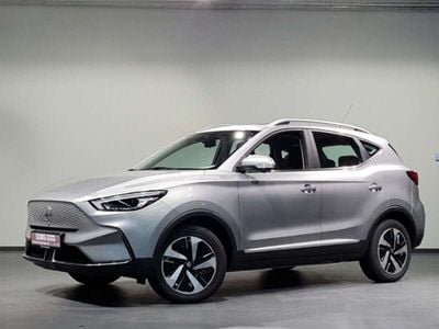 Silber, cosmic silver Gebraucht 2024 MG ZS Luxury Limousine | 25.990 € (Teuer)