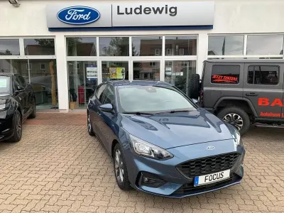Gebraucht Ford Focus ST-Line 125 PS (91 kW) 2020 Blau Limousine
