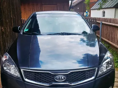 Używany Kia Ceed 90 KM (66 kW) 2012 Szary Hatchback