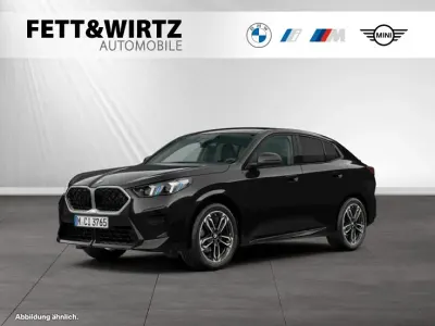 Gebraucht BMW X2 M Sport 163 PS (119 kW) 2025 Black sapphire SUV