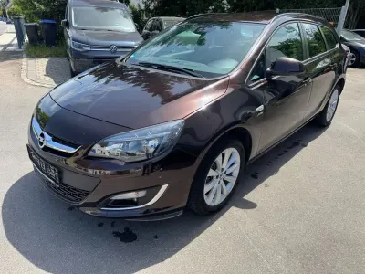 Gebraucht Opel Astra Active 120 PS (88 kW) 2013 Braun Kombi