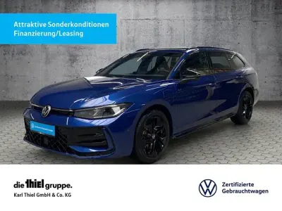 Gebraucht VW Passat R-line 272 PS (200 kW) 2025 Blau Kombi