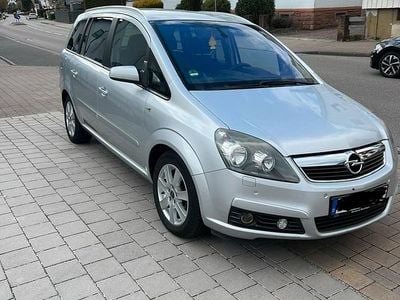 Usata Opel Zafira 150 CV (110 kW) 2007 Argento Monovolume