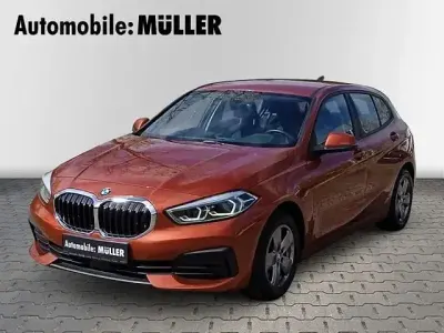 Gebraucht BMW 118 Advantage 150 PS (110 kW) 2022 Sunset orange metallic Kleinwagen