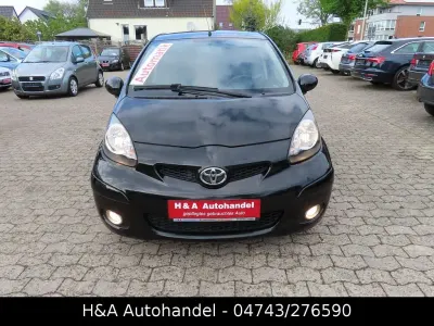 Używany Toyota Aygo Basis 68 KM (50 kW) 2011 Czarny Hatchback
