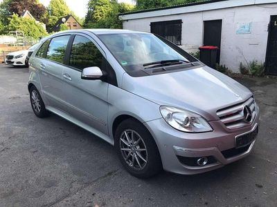 Mercedes B200