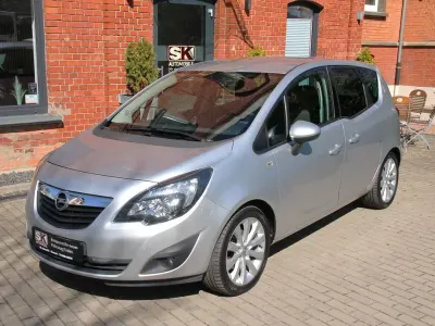 Gebraucht Opel Meriva Design Edition 140 PS (102 kW) 2011 Silber Van / Kleinbus