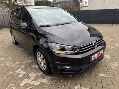 Gebraucht VW Touran Comfortline 116 PS (85 kW) 2017 Schwarz Van / Kleinbus