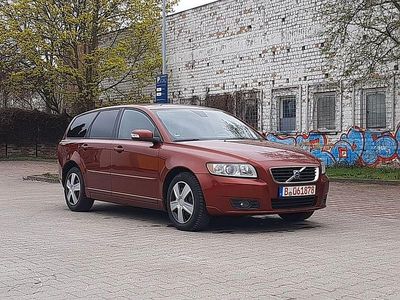 Gebraucht Volvo V50 Momentum 145 PS (106 kW) 2008 Rot Kombi