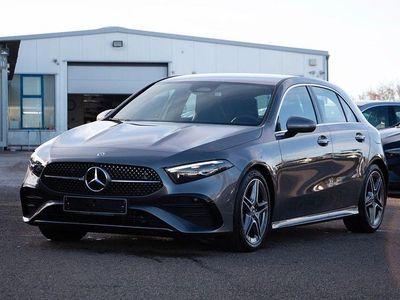 Grau Gebraucht 2024 Mercedes A200 AMG line Limousine | 30.390 € (Guter Preis)
