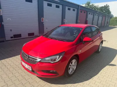 Gebraucht Opel Astra 110 PS (80 kW) 2016 Rot Limousine