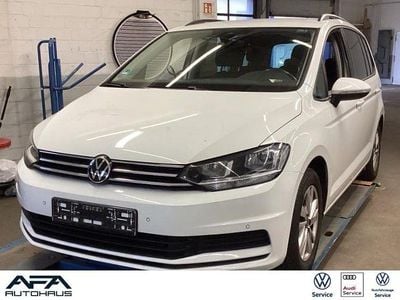 Gebraucht VW Touran Comfortline 122 PS (89 kW) 2022 Weiß Van / Kleinbus