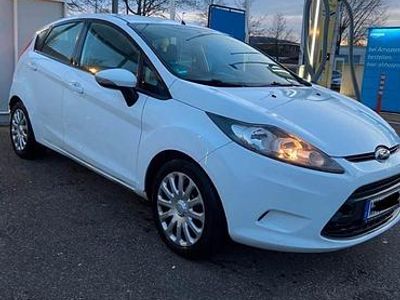 Gebraucht Ford Fiesta 82 PS (60 kW) 2009 Weiß Kleinwagen