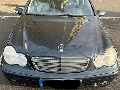 Second-hand Mercedes C180 2003 Berlinǎ