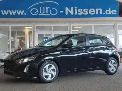 Neu Hyundai i20 Comfort 79 PS (58 kW) 2025 Schwarz Kleinwagen