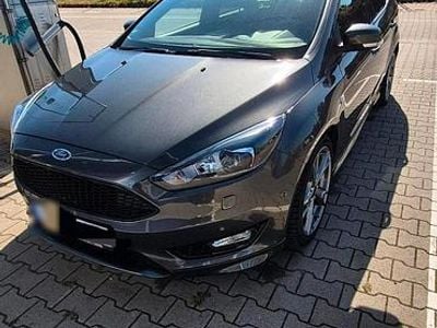Gebraucht Ford Focus ST-Line 182 PS (133 kW) 2018 Grau Kombi