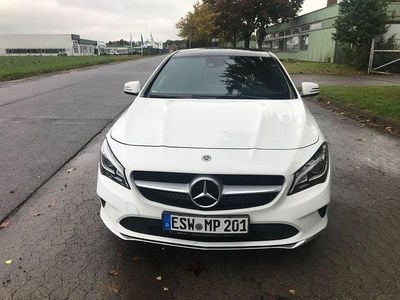 Weiß Gebraucht 2019 Mercedes CLA220 Shooting Brake Kombi | 20.300 € (Fairer Preis)