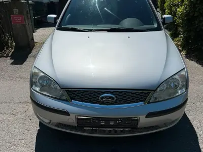 Gebraucht Ford Mondeo Ghia 131 PS (96 kW) 2005 Silber Kombi