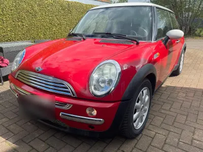 Używany Mini Cooper 116 KM (85 kW) 2002 Czerwony Hatchback