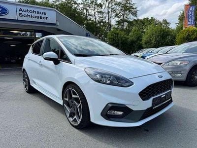 Frostweiß Gebraucht 2021 Ford Fiesta ST Kleinwagen | 17.950 € (Fairer Preis)