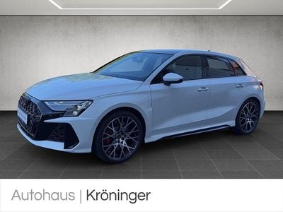 Neu Audi RS3 Sport 400 PS (294 kW) 2026 Grau Limousine
