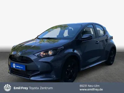 Begagnad Toyota Yaris Business Edition 92 HK (67 kW) 2025 Grå Halvkombi