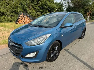 Gebraucht Hyundai i30 Trend 120 PS (88 kW) 2015 Blau Kombi