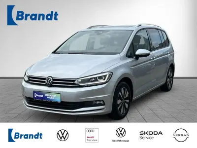 Gebraucht VW Touran Move 150 PS (110 kW) 2023 Silber Van / Kleinbus