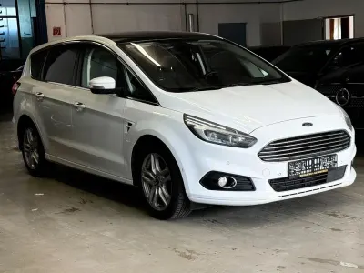 Gebraucht Ford S-MAX Titanium 179 PS (131 kW) 2017 Weiß Van / Kleinbus
