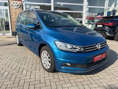 Gebraucht VW Touran Comfortline 116 PS (85 kW) 2020 Caribbean blue metallic Van / Kleinbus