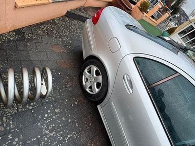 Gebraucht Mercedes E320 Avantgarde 224 PS (164 kW) 2002 Silber Limousine