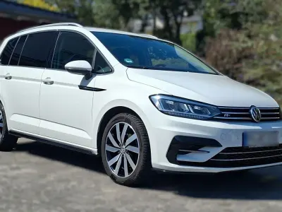 Gebraucht VW Touran Highline 150 PS (110 kW) 2020 Weiß Van / Kleinbus